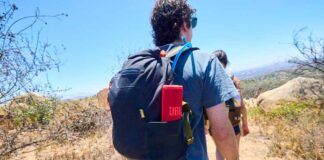 Planes prácticos para celebrar en casa o al aire libre con música