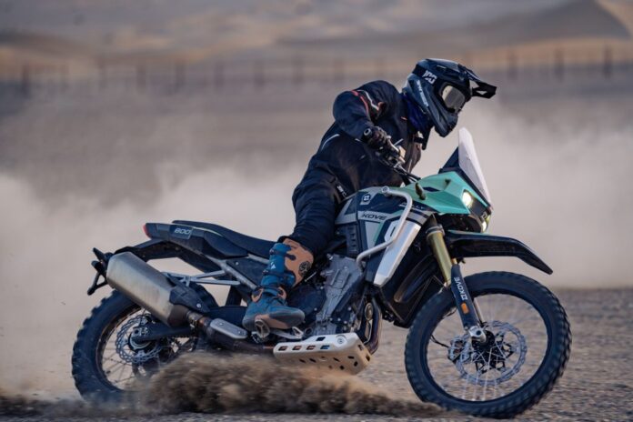 kove-800x-rally-accion-action-offroad-2025-2-1068x712