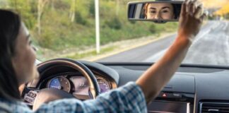 Errores más comunes al manejar en carretera durante el verano y cómo evitarlos