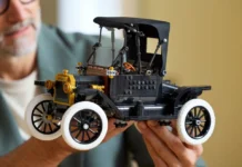 El auto que puso al mundo SOBRE RUEDAS ahora es de LEGO