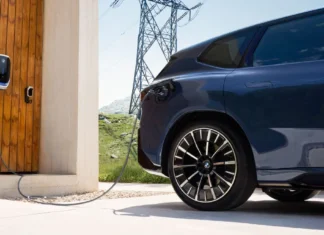 BMW ya entregó 100.000 cargadores en América Latina y así impulsa la movilidad eléctrica