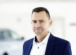 Martin Sander, jefe de Ventas de Volkswagen: «No se convence a la gente de una nueva tecnología prohibiendo la anterior»