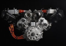 El V8 biturbo es el primer y único motor del mundo para un auto de calle que alcanza las 10 000 rpm.
